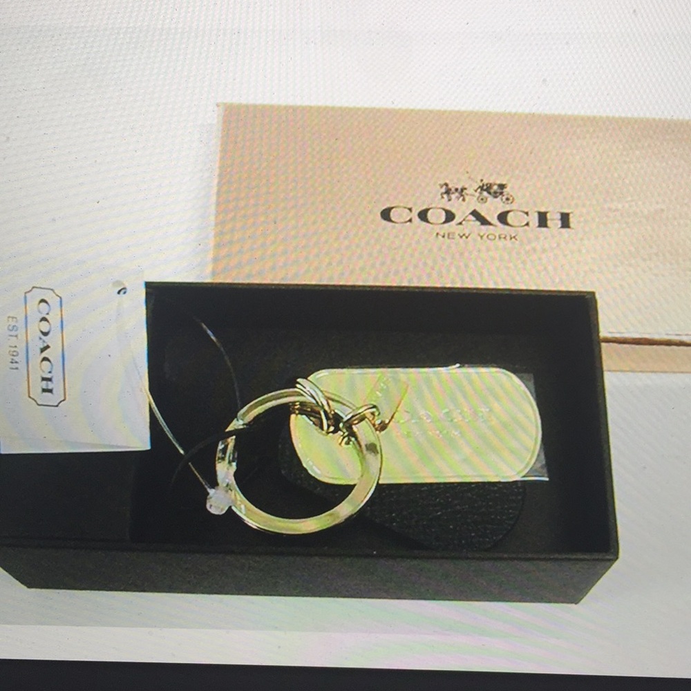 💥HOST PICK💥COACH KEYCHAIN w/BOX (NWT) - Picture 6 of 6